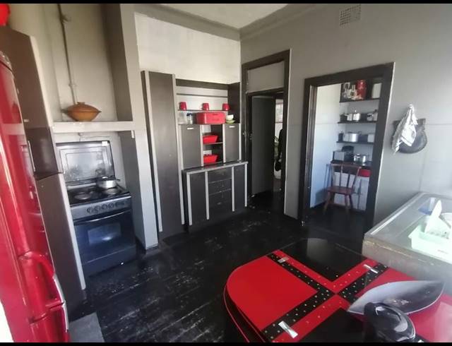 3 BEDROOM HOUSE FOR SALE IN LANGAVILLE